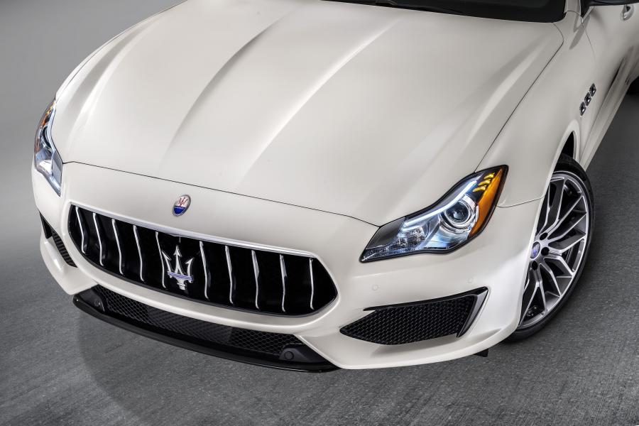 Детали экстерьера Maserati Quattroporte GTS GranSport 2016 года  (фото 2 из 46)